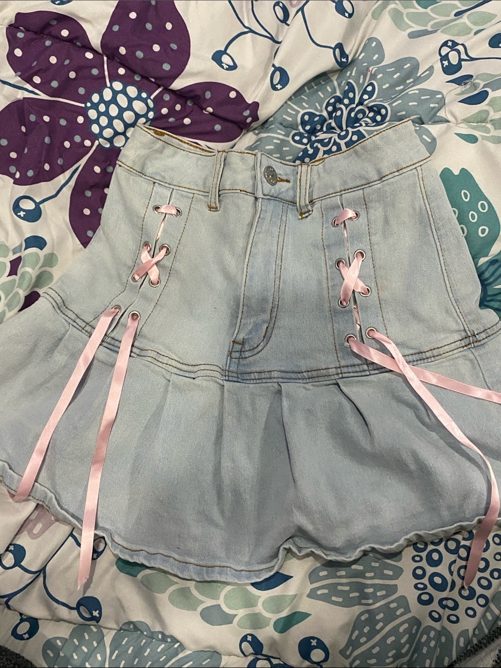 🎀 ROMWE light wash denim mini skirt 🎀